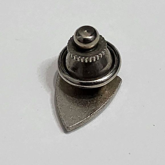 Vintage US Jaycees Lapel Pin Silver Tone Blue Enamel Shield Retro Script Cool - Picture 5 of 5